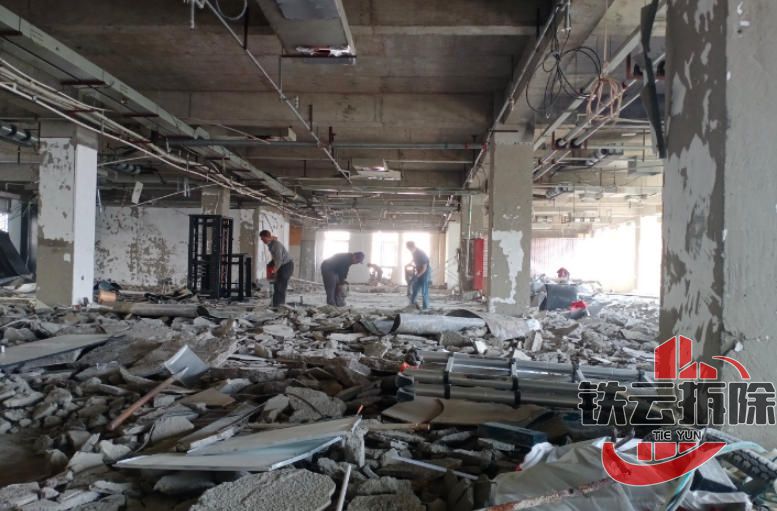 长沙拆墙师傅电话 长沙砸墙多少钱一平方 旧房拆除 附近拆除施工队